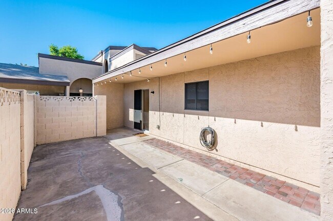 Building Photo - 4515 W Continental Dr