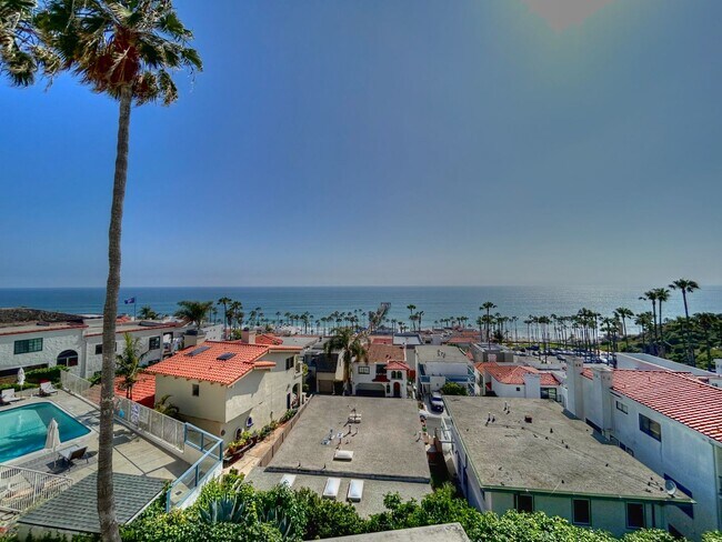 Building Photo - 420 Monterey Ln