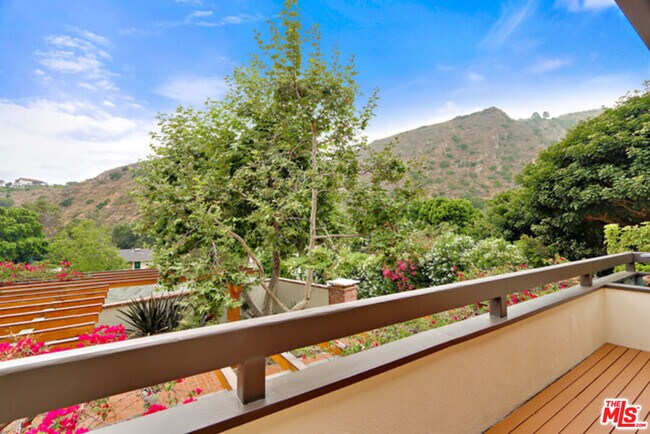 Building Photo - 5942 Paseo Cyn Dr