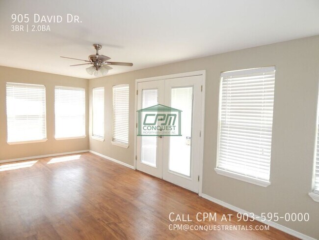 Building Photo - 905 David Dr