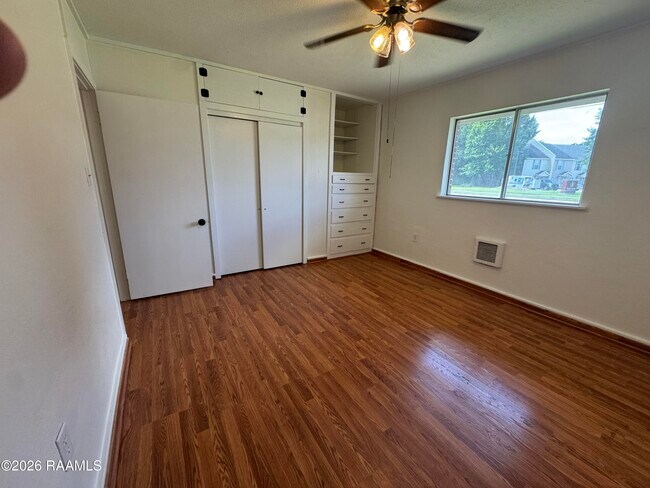 Building Photo - 206 Guilbeau Rd