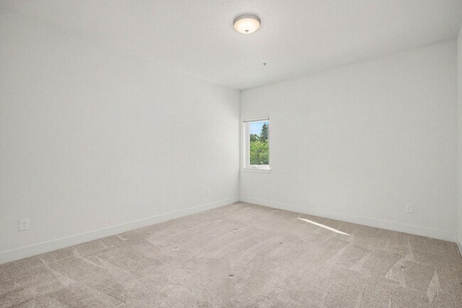 Building Photo - 14936 E Hampden Ave