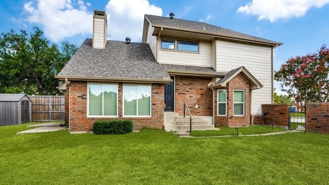 Building Photo - 2401 Brooke Ct