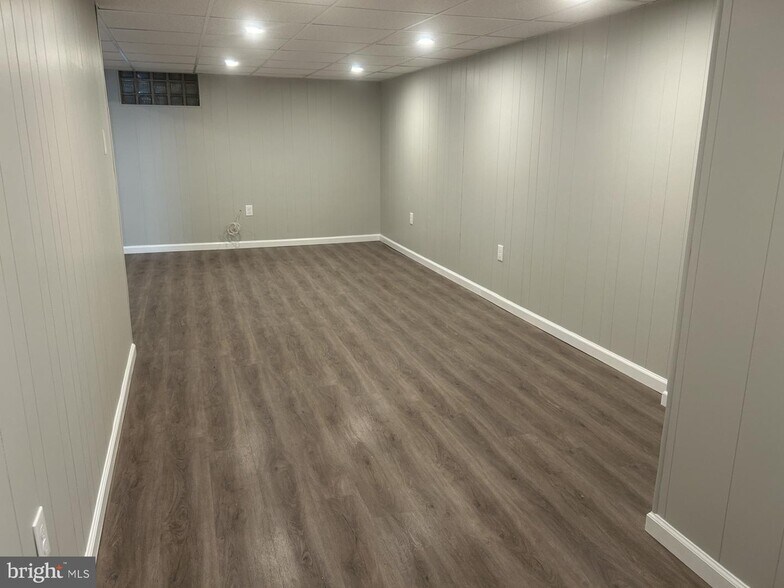 Finished basement - 249 Park Dr