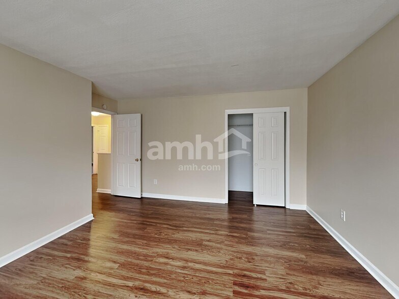 Building Photo - 12523 Doe Ln