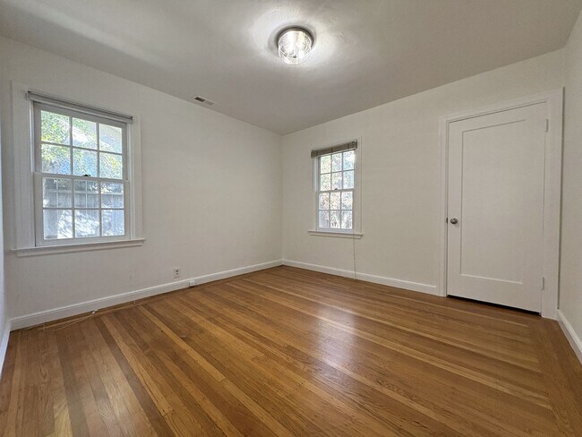 Building Photo - Charming Updated 4BR Home on Prime Corner ...
