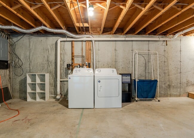 Building Photo - Charming 3BR/ 1.5BA South Portland Residence