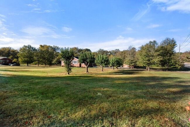 Building Photo - 4012 Oxbow Dr