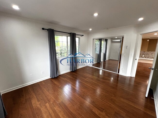 Building Photo - Charming Downey Duplex with Upgrades and Two-Car Garage