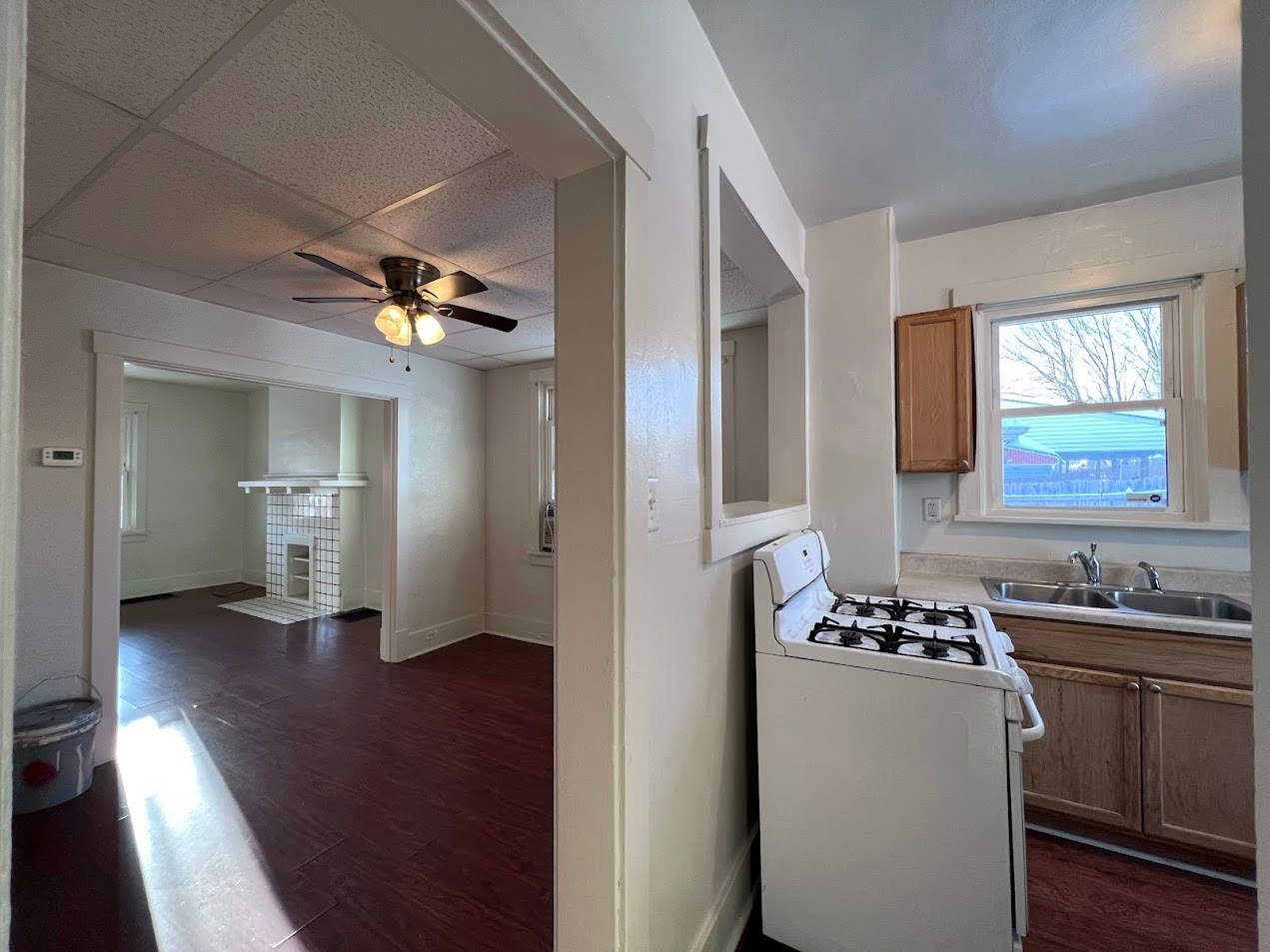 Building Photo - 827 Norwich Ave