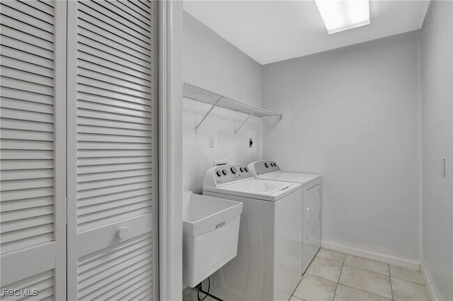 Building Photo - 2126 SW 48th Terrace