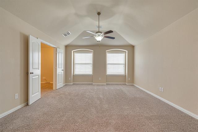 Building Photo - 4112 Hialeah Dr