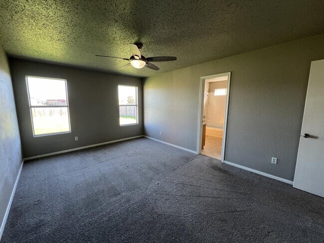 Building Photo - 4115 Mustang Dr