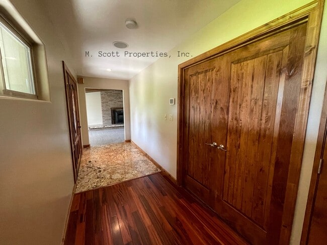 Building Photo - 1626 10th St