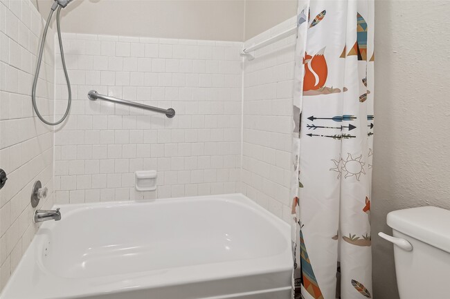 Building Photo - 22607 Fincastle Dr