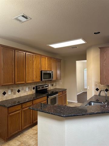 Building Photo - 2013 Trinity Ln