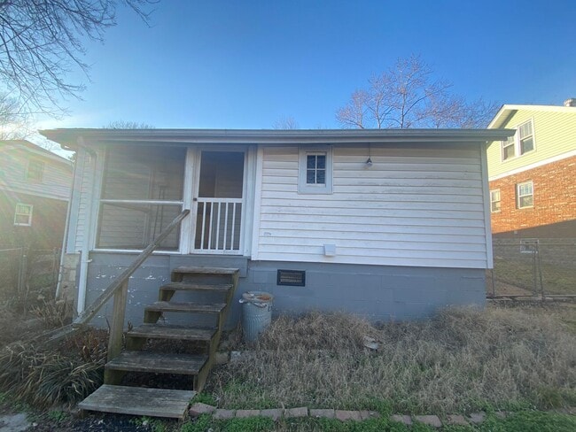 Building Photo - 1003 N 16th St