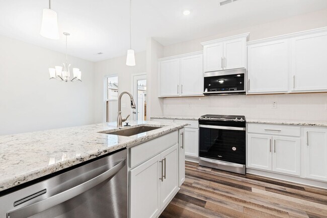 Building Photo - Well Appointed 3-Bedroom Townhome in Durham!