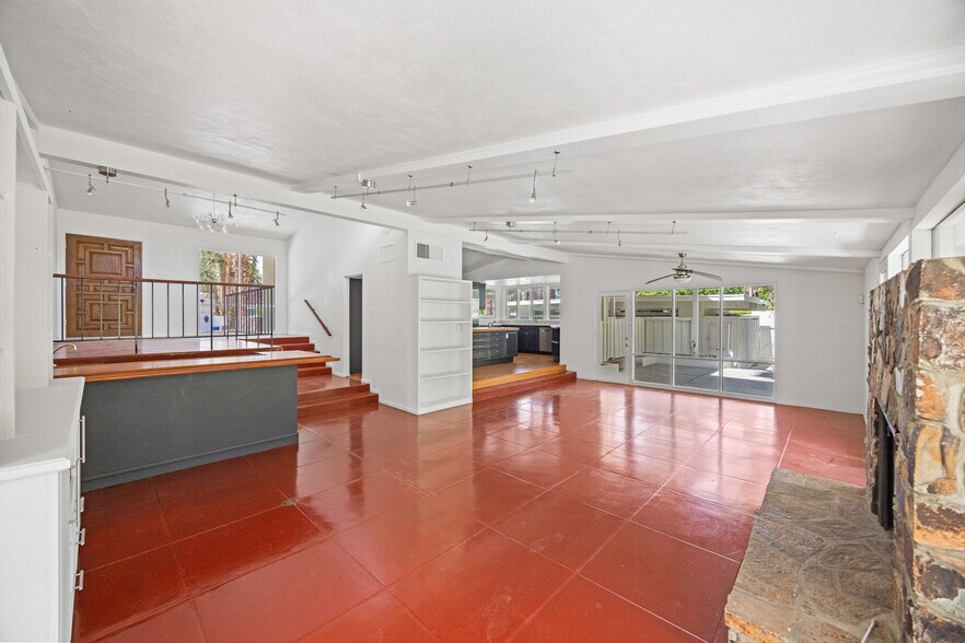 Building Photo - 255 W Camino Buena Vista