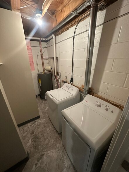 Building Photo - 809 E D St