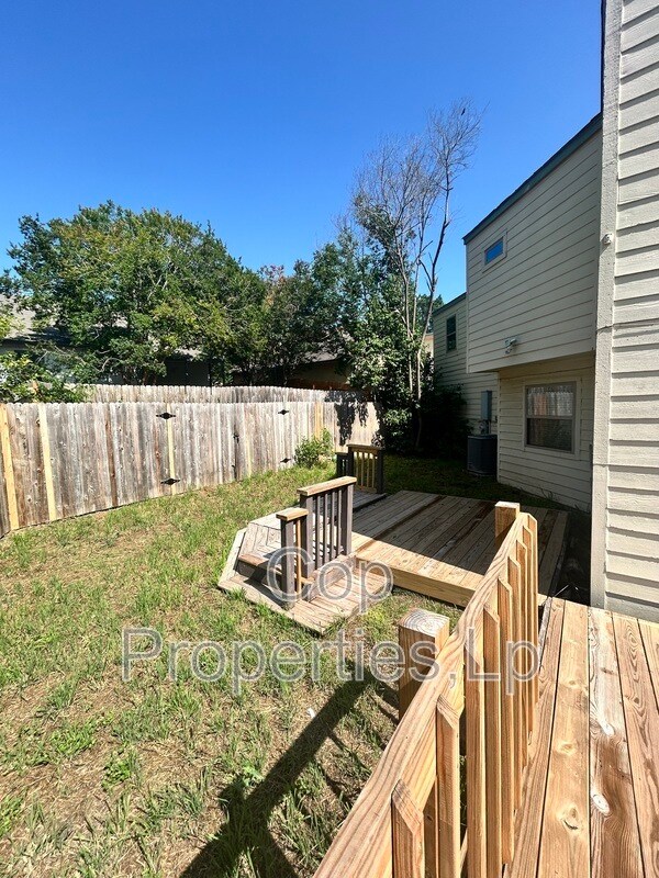 Building Photo - 8573 Echo Creek Ln