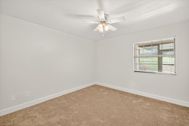 Building Photo - 898 Meginnis Ln