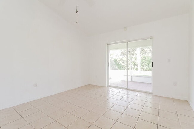 Building Photo - "Charming 3-Bed, 2-Bath Home in Hudson, FL...