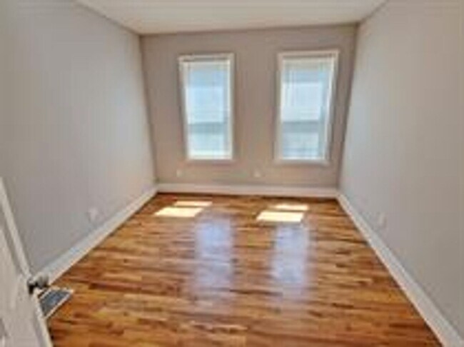 Building Photo - 39 Pinckney St