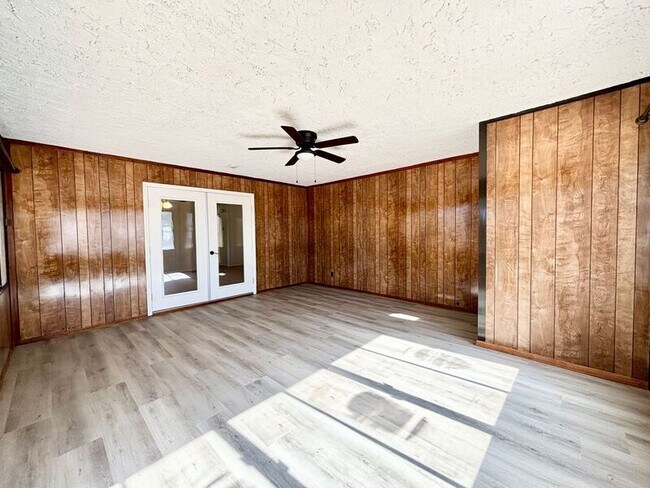 Building Photo - 9472 Wasco Ave