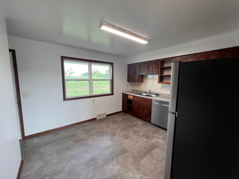 Building Photo - 110 Ridge Dr