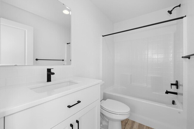 Building Photo - Modern Luxury in Meridian’s Oaks North – 4...