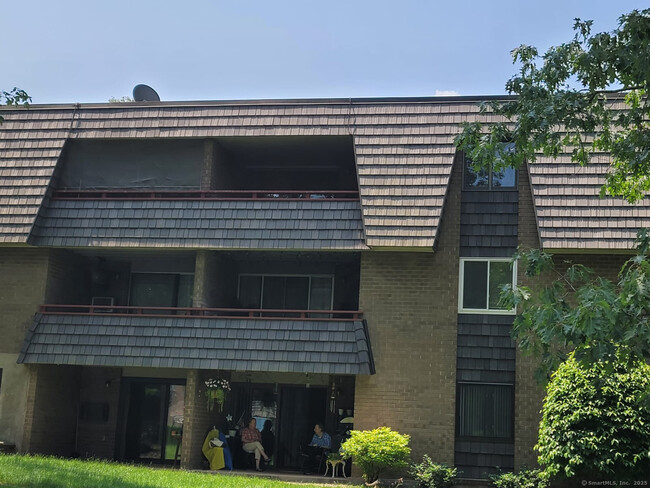 Building Photo - 60 Rambling Brook Ln