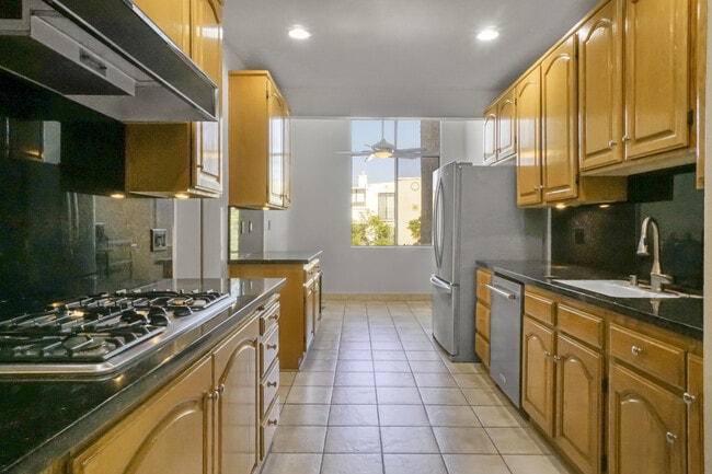 Building Photo - 1531 Camden Ave