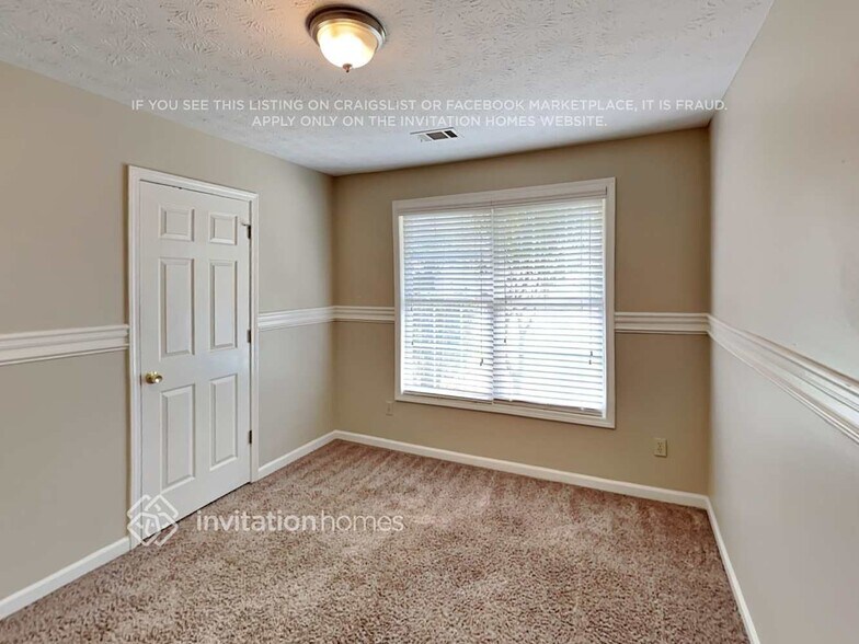 Building Photo - 810 Trellis Pond Ct