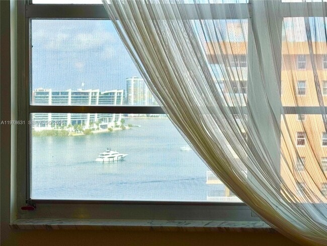 Building Photo - 250 174th St