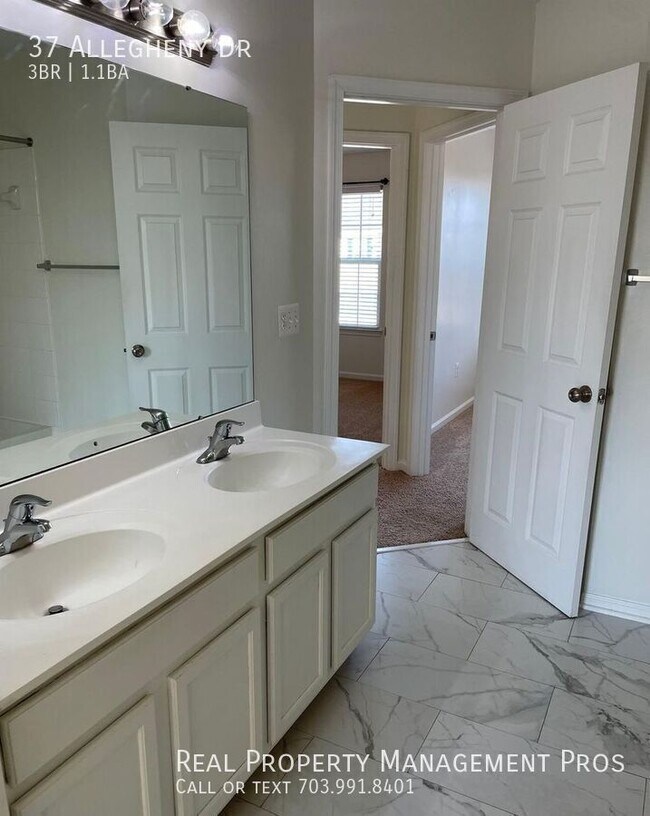 Building Photo - 37 Allegheny Dr