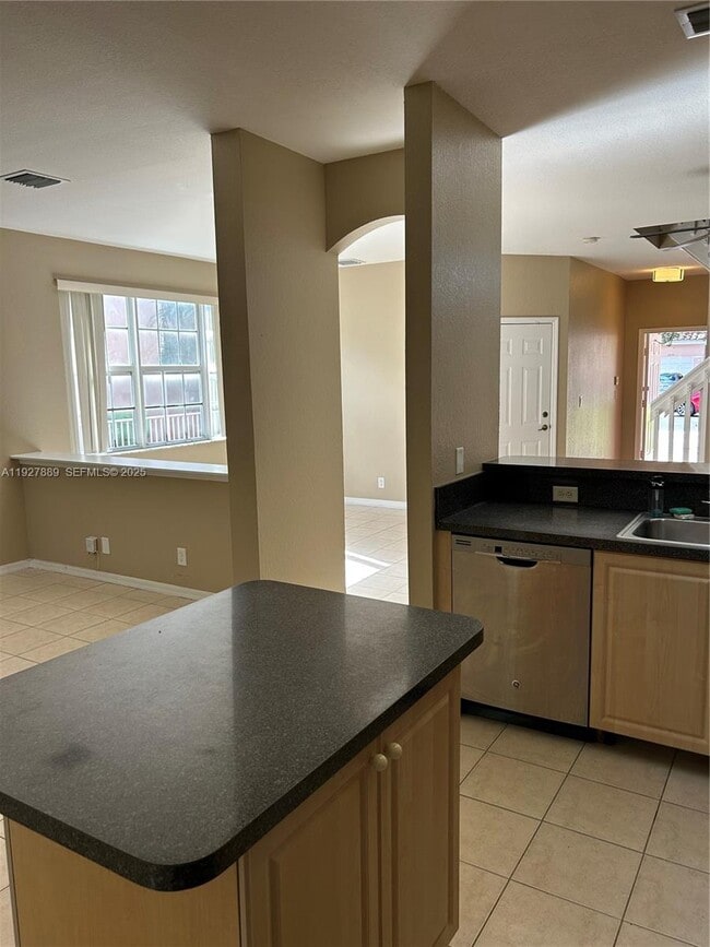 Building Photo - 3940 NW 92nd Ave