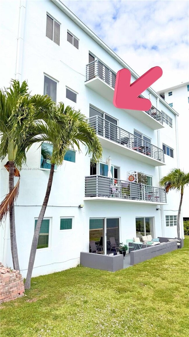 Building Photo - 1880 S Treasure Dr