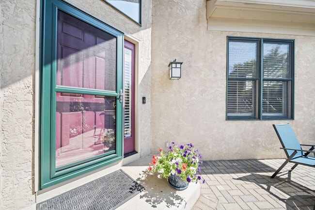 Building Photo - 4939 Stonehaven Dr
