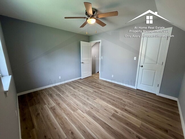 Building Photo - 2717 Mayflower Dr