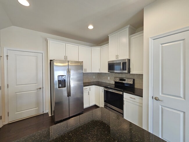 Building Photo - 136 Middleby Way