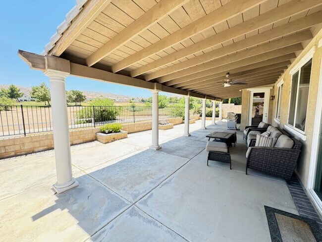 Building Photo - Live Life On The Golf Course!