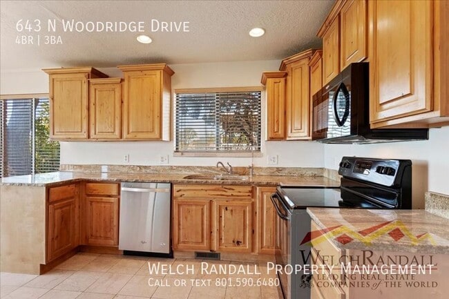 Building Photo - 643 Woodridge Dr