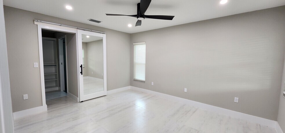 Building Photo - 4270 Kingston Ct