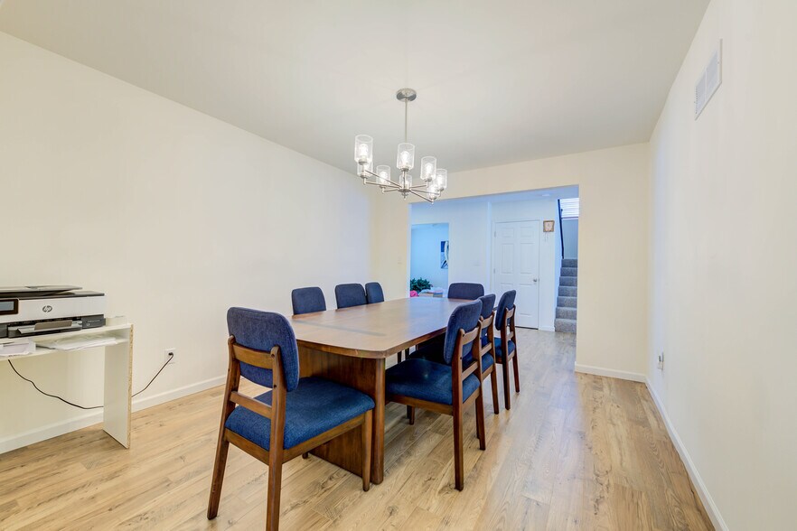 Building Photo - 732 Fox Creek Dr
