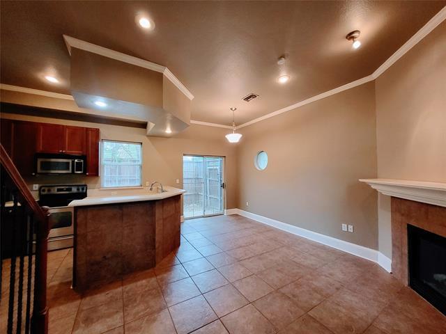 Building Photo - 1819 N Fitzhugh Ave