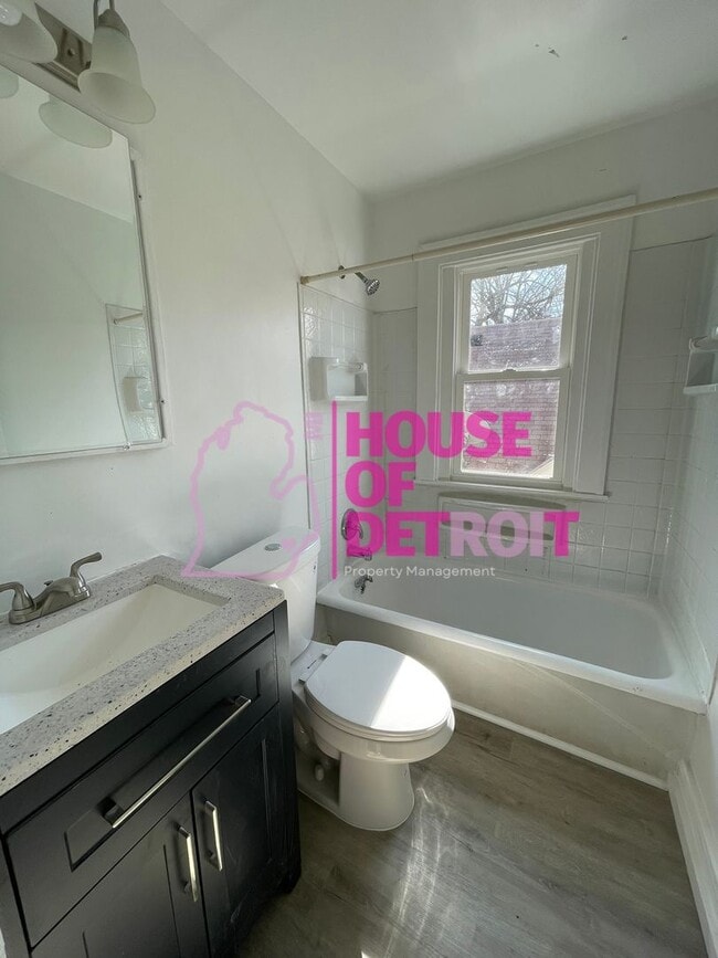 Building Photo - SECTION 8 ONLY | 4 BEDROOM | 3 BATH | FREE...