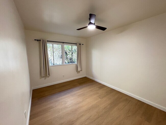 Building Photo - 6819 N Figueroa St
