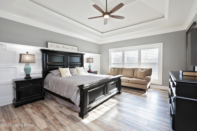Building Photo - 14000 Glendower Dr