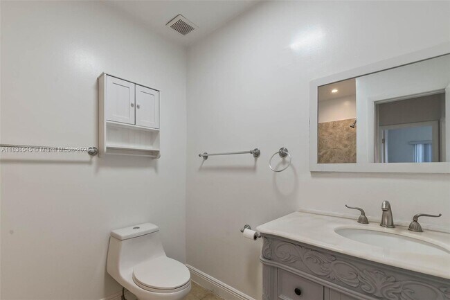 Building Photo - 3916 SW 58th Ave
